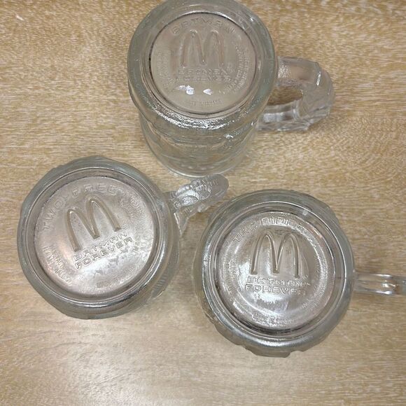 Batman Forever McDonald’s glasses - Picture 2 of 16